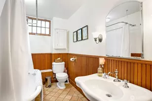 1220 10th Ave E, Seattle, WA 98102 - Photo 32