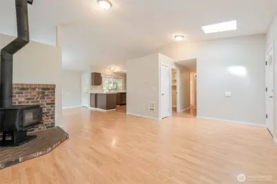 15914 86th Avenue Ct E, Puyallup, WA 98375 - Photo 4