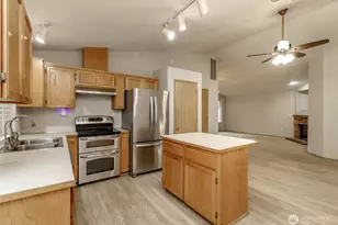 6814 144th St Ct E, Puyallup, WA 98375 - Photo 4