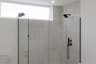 1014 B NE 70th St, Seattle, WA 98115 - Photo 14