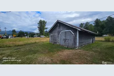 4086 Valley Hwy, Deming, WA 98244 - Photo 18