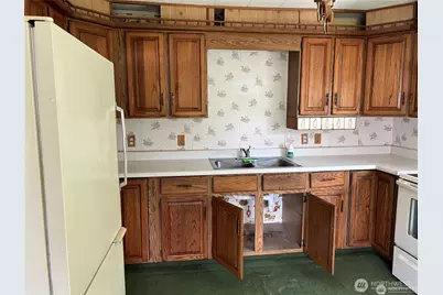 4086 Valley Hwy, Deming, WA 98244 - Photo 8