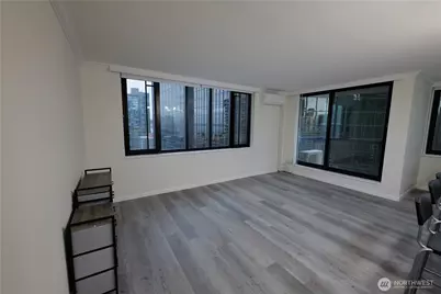 2100 3rd Avenue #1804, Seattle, WA 98121 - Photo 2