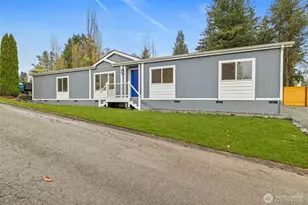 2525 SW 102nd Ln, Seattle, WA 98146 - Photo 2