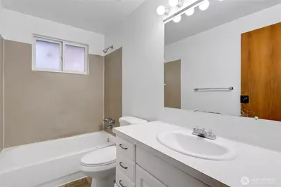 8014 S Sheridan Avenue, Tacoma, WA 98408 - Photo 6