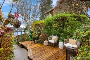 9986 NE Ewing St, Bainbridge Island, WA 98110 - Photo 16