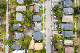 5026 20th Ave NE, Seattle, WA 98105 - Photo 2