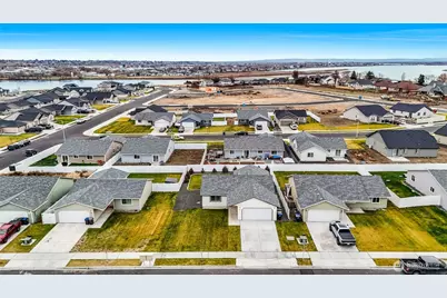 1313 W Polo Ridge Drive, Moses Lake, WA 98837 - Photo 2
