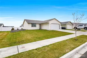 1313 W Polo Ridge Dr, Moses Lake, WA 98837 - Photo 4