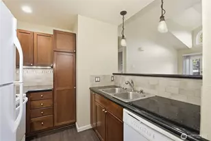 2609 S 272nd St, Kent, WA 98032 - Photo 10