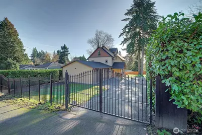 311 NE 117th Street, Seattle, WA 98125 - Photo 40