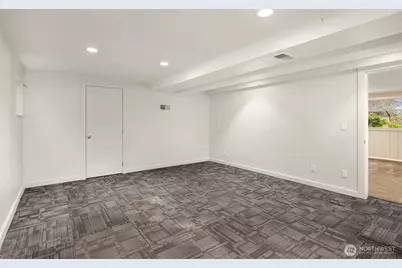 10000 48th Avenue NE, Seattle, WA 98125 - Photo 24