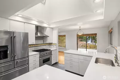 10000 48th Avenue NE, Seattle, WA 98125 - Photo 12