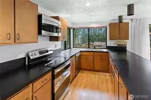 13392 Hidden Cove Ln NE, Bainbridge Island, WA 98370 - Photo 18