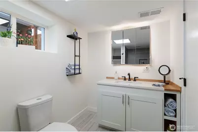 1202 Broadway Avenue, Bremerton, WA 98337 - Photo 28