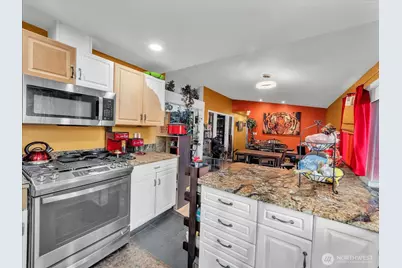 10030 51st Avenue S, Seattle, WA 98178 - Photo 12