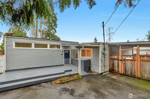 10745 126th Ave NE, Kirkland, WA 98033 - Photo 2