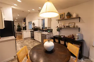 1524 E 200th Street Ct, Spanaway, WA 98387 - Photo 2