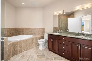 11004 NE 11th St, Bellevue, WA 98004 - Photo 16