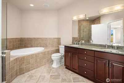 11004 NE 11th Street #606, Bellevue, WA 98004 - Photo 16