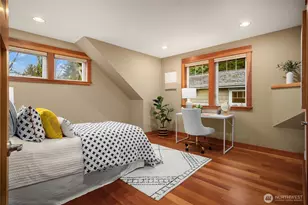 9705 NE Beach Crest Dr, Bainbridge Island, WA 98110 - Photo 30