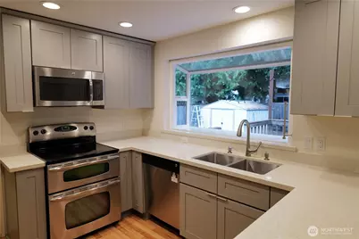 4918 159th Place SE, Bellevue, WA 98006 - Photo 8