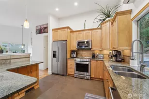 13835 17th Ave SW, Burien, WA 98166 - Photo 4