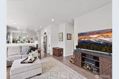 880 S Pine Street, Burlington, WA 98233 - Photo 4