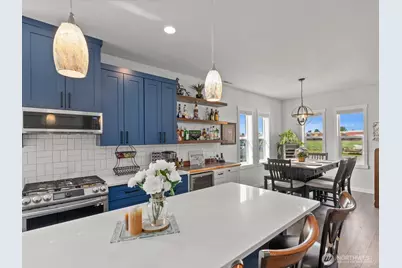 880 S Pine Street, Burlington, WA 98233 - Photo 10