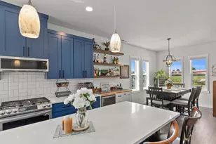 880 S Pine St, Burlington, WA 98233 - Photo 10