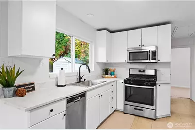 7552 21st Avenue SW, Seattle, WA 98106 - Photo 14