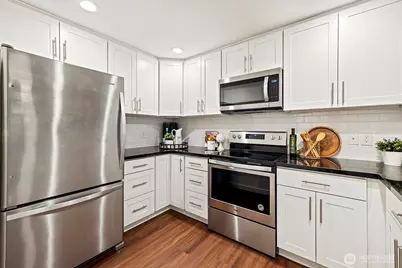 1692 118th Avenue SE #A203, Bellevue, WA 98005 - Photo 8