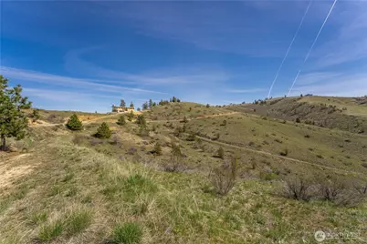 295 Hawks Ridge Road, Chelan, WA 98816 - Photo 6