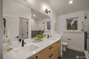 809 W Armour St, Seattle, WA 98119 - Photo 22