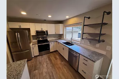 5624 Wisteria Lane NE, Bremerton, WA 98311 - Photo 4
