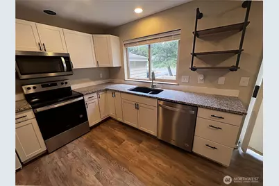 5624 Wisteria Lane NE, Bremerton, WA 98311 - Photo 6