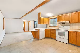 7300 32nd Ave NE, Olympia, WA 98516 - Photo 4