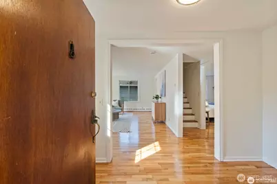 10340 39th Avenue NE, Seattle, WA 98125 - Photo 8