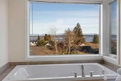 7038 52nd Avenue NE, Seattle, WA 98115 - Photo 14