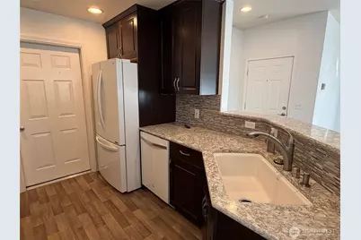 23512 55 Avenue S #16, Kent, WA 98032 - Photo 4