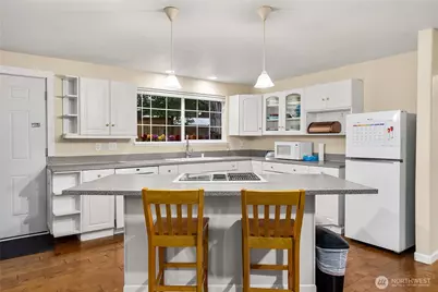 1307 Yakima Street NE, Olympia, WA 98516 - Photo 4