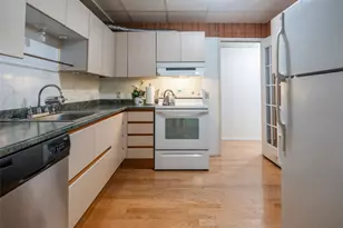 928 N 98th St, Seattle, WA 98103 - Photo 10