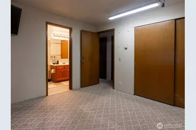 928 N 98th Street, Seattle, WA 98103 - Photo 8