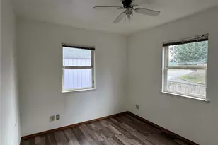 10645 21st Ave SW, Seattle, WA 98146 - Photo 8