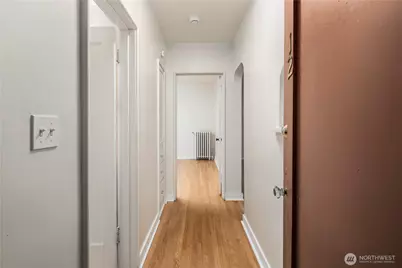 4515 Burke Avenue N, Seattle, WA 98103 - Photo 4