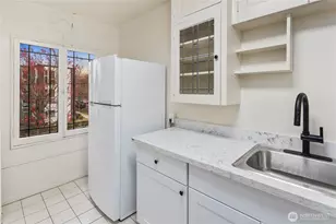 4515 Burke Ave N, Seattle, WA 98103 - Photo 16