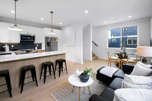 318 B N 84th St, Seattle, WA 98103 - Photo 12