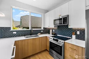 318 B N 84th St, Seattle, WA 98103 - Photo 8