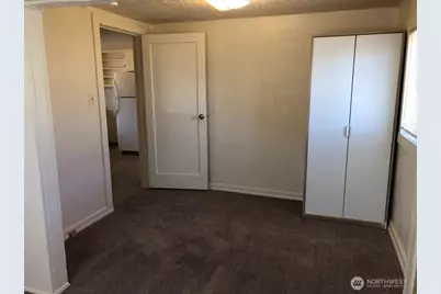 210 Williams Avenue N, Renton, WA 98056 - Photo 12
