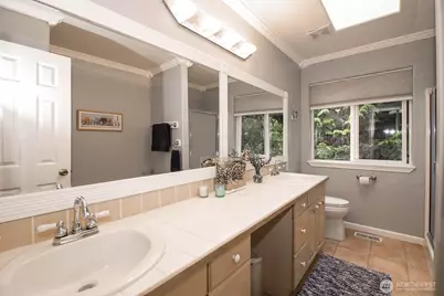 12117 Clearview Drive, Edmonds, WA 98026 - Photo 24